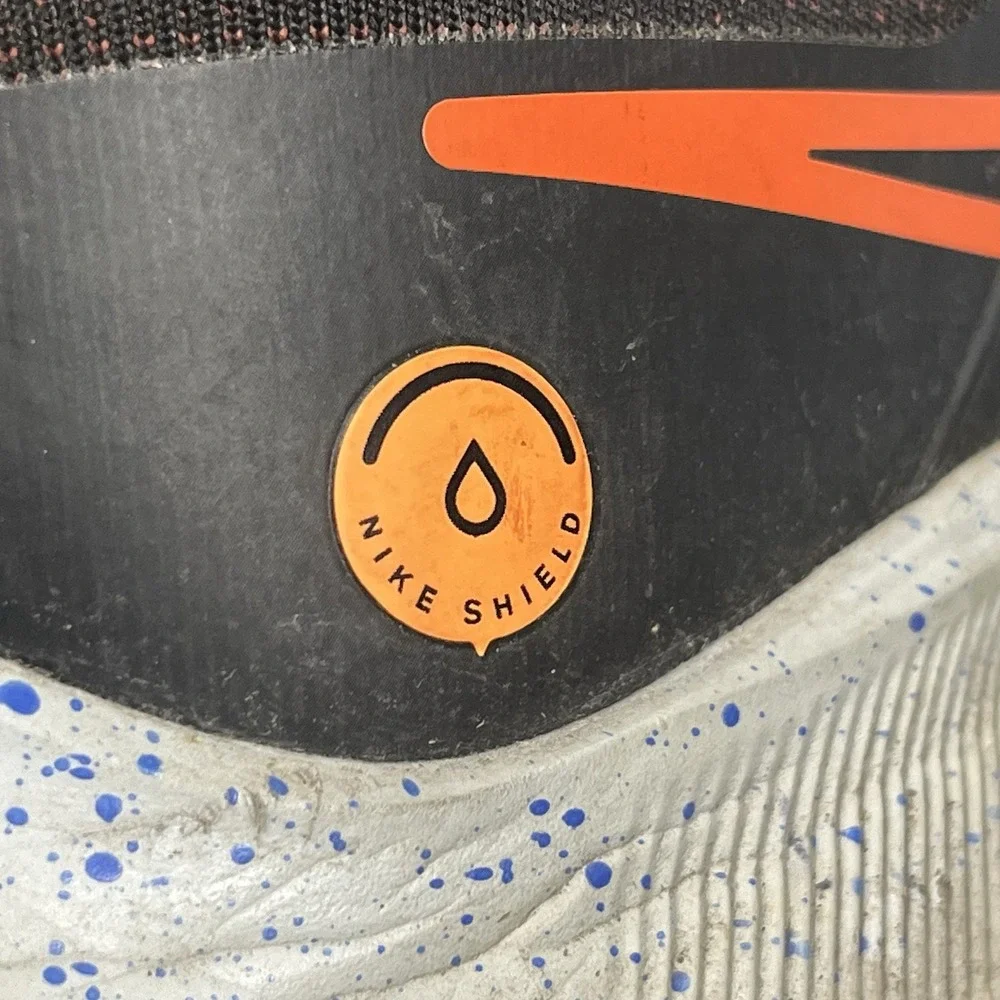 Nike shield running