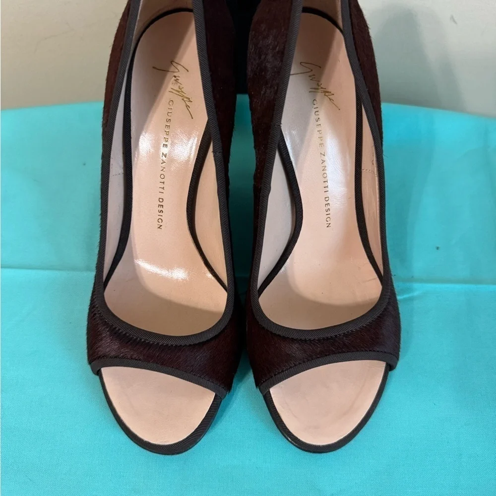 Giuseppe Zanotti chic dark