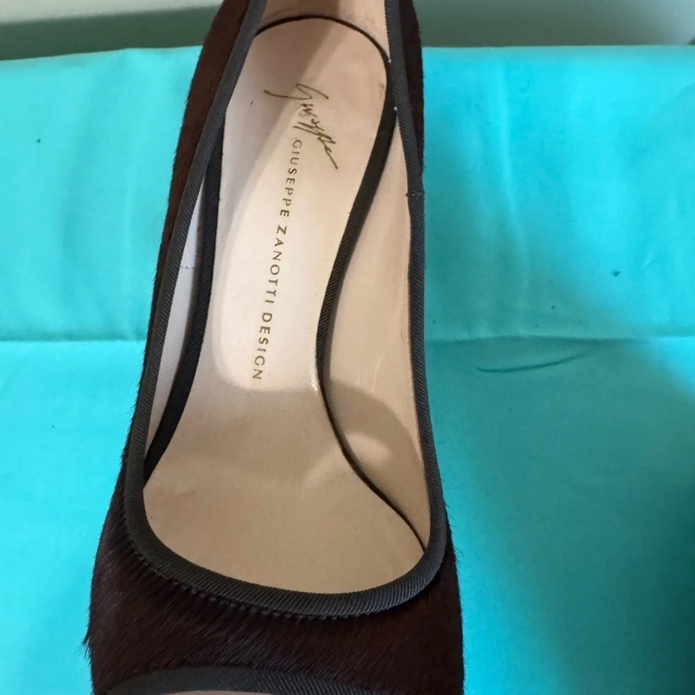 Giuseppe Zanotti chic dark