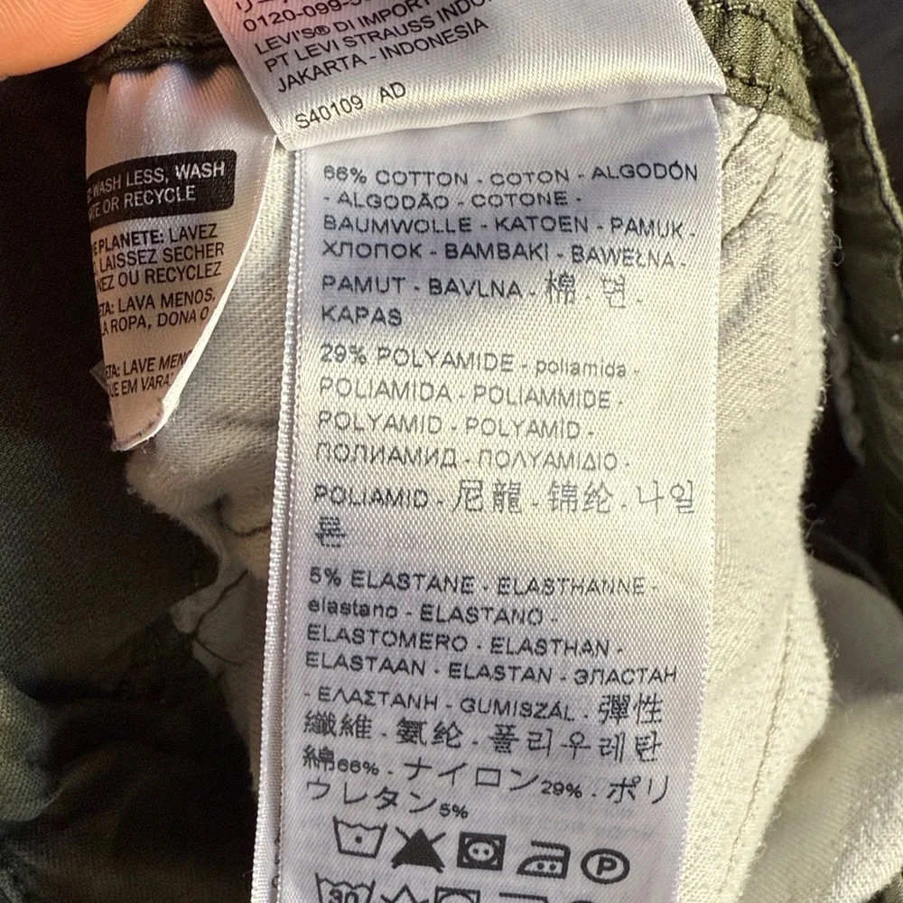 Levis levi’s green