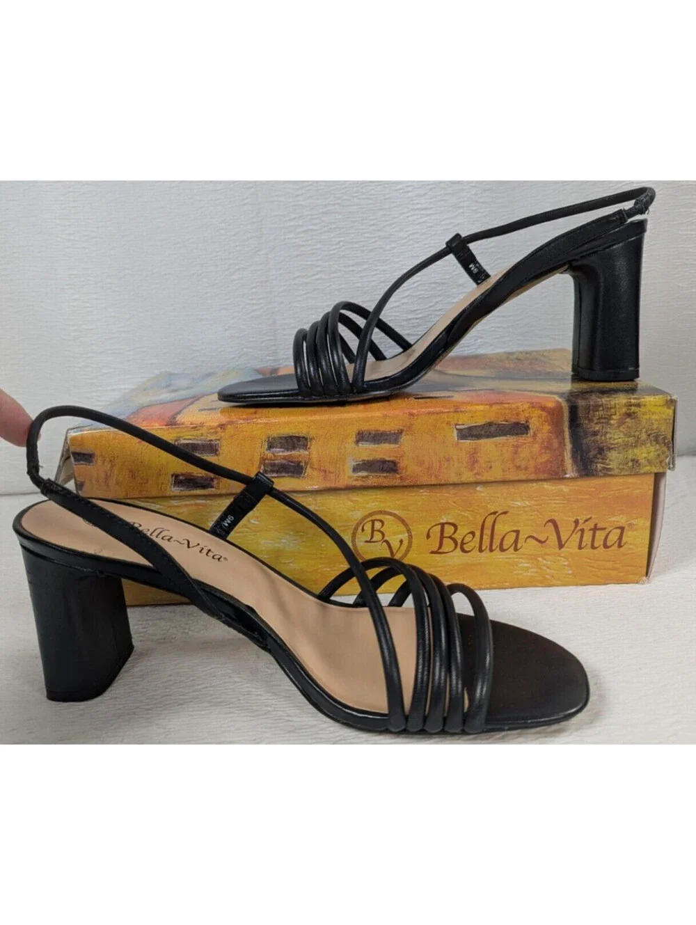 Bella Vita - Zariah - Women's - Black Leather Block Heel Sandals - Size 9 M