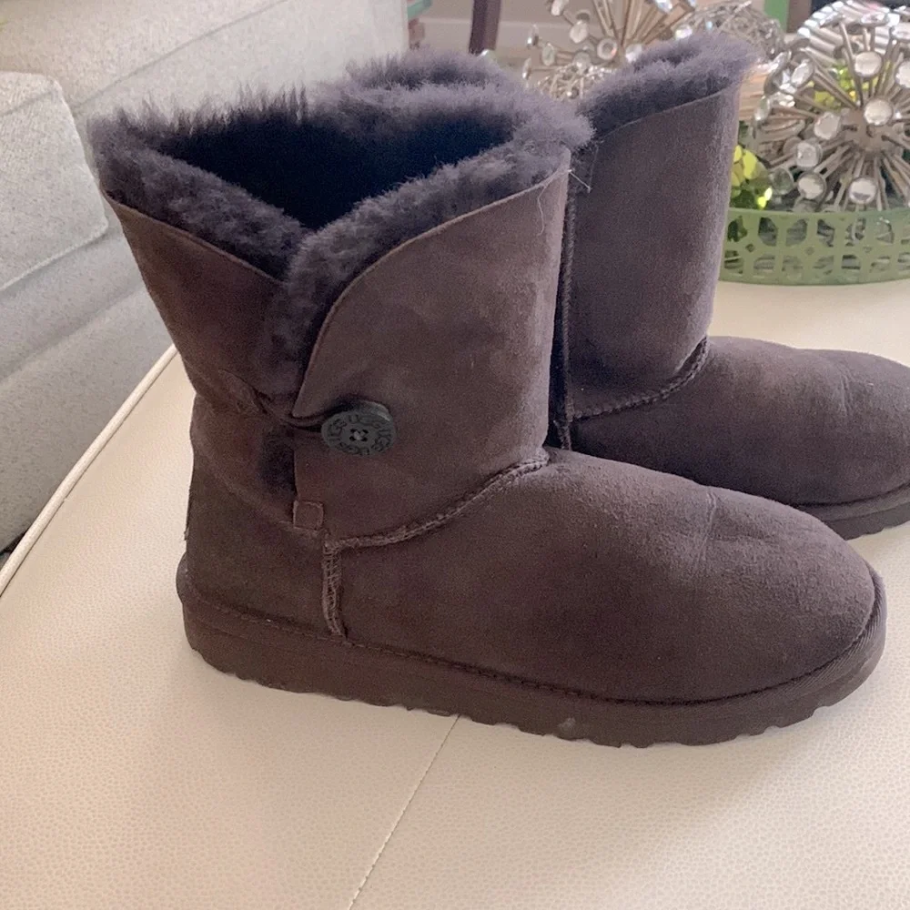 UGG Bailey Button Short Boots 5 Brown Sherpa Cozy Casual Winter Slip On