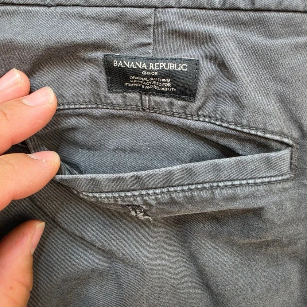 Banana Republic Lived-In Chino Pants Mens 33x32 Gray Skinny Fit Stretch Casual