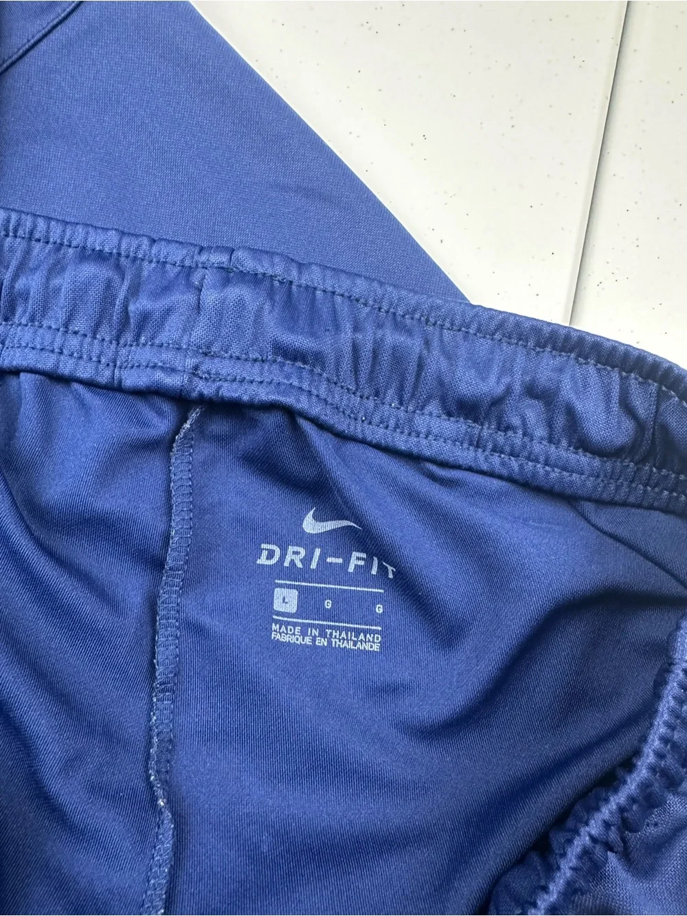 Nike logo fabric fit