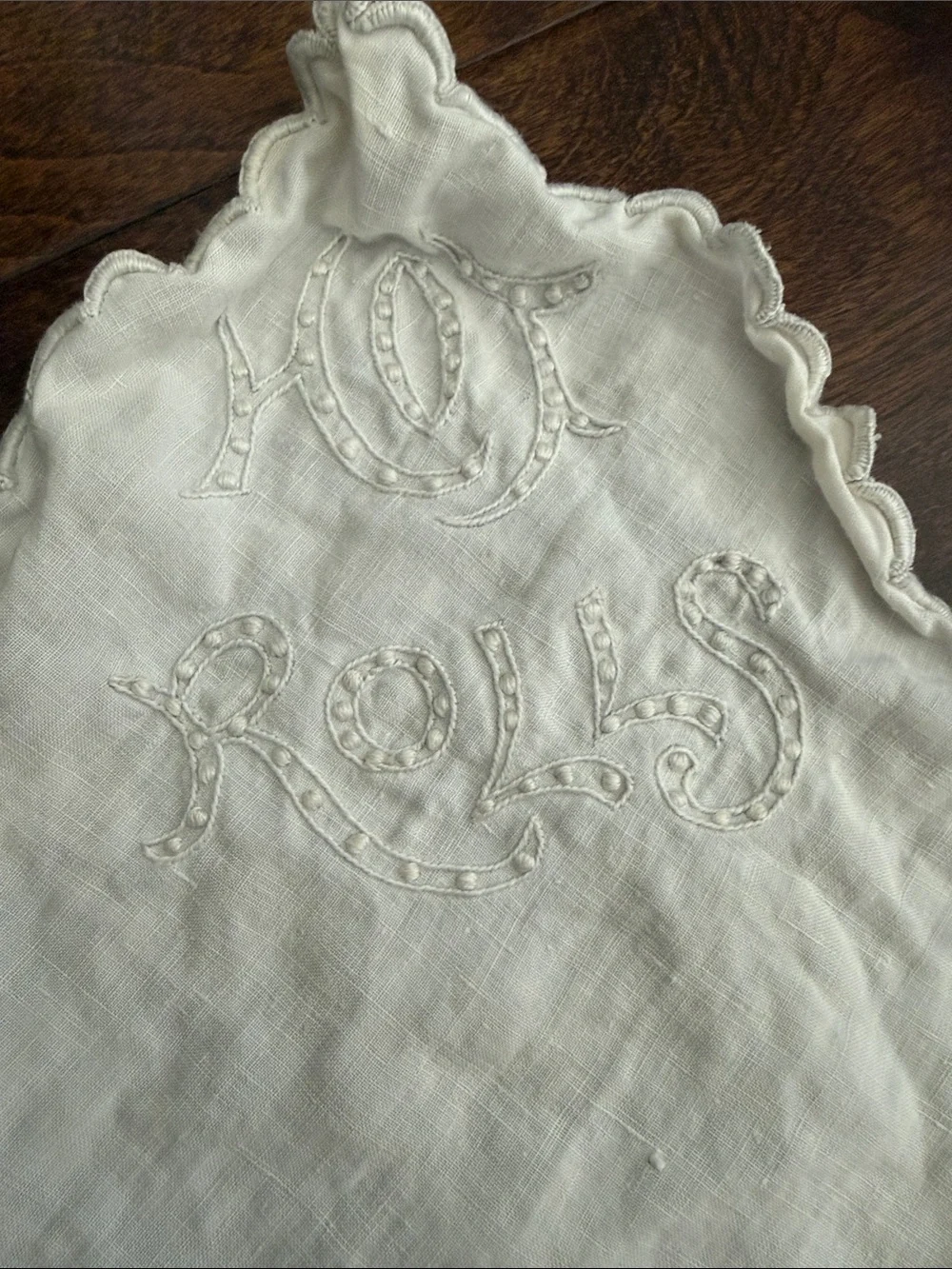 Vintage Hot Rolls Lace Embroidered Bread Roll Basket Liner Linen Set