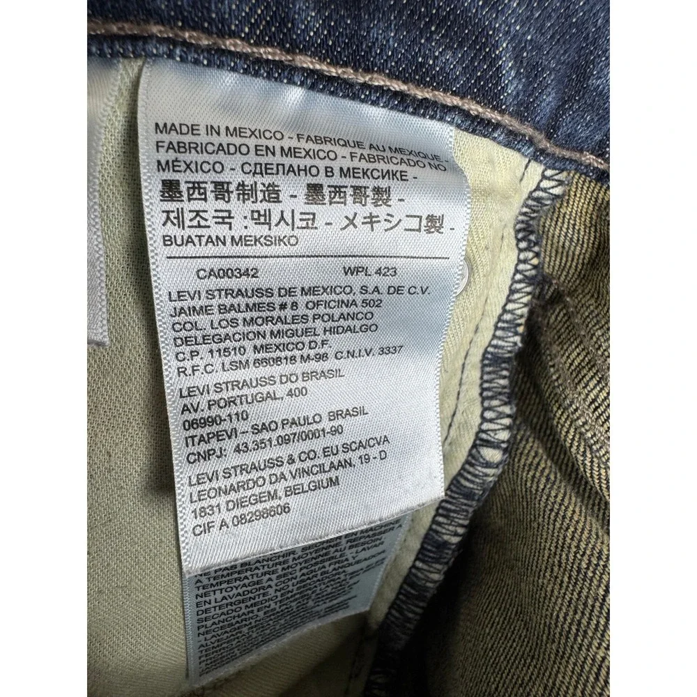Levis see pictures