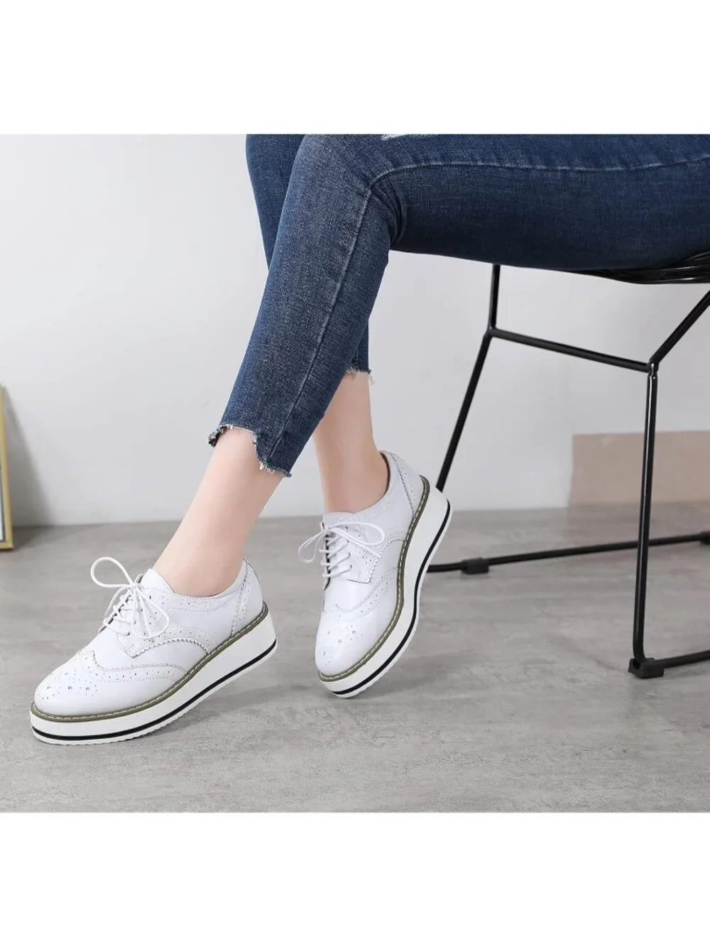 N/A women white