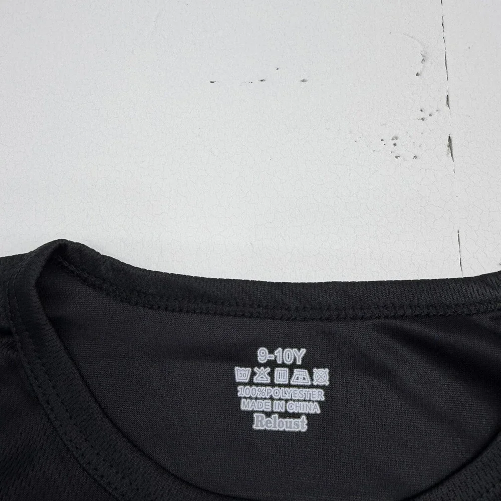 Reloust black tees