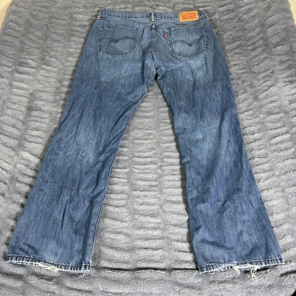 Levis measurements waist