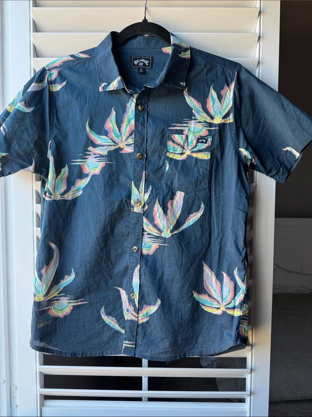 Billabong Navy Short-Sleeve Floral Button-Down Shirt