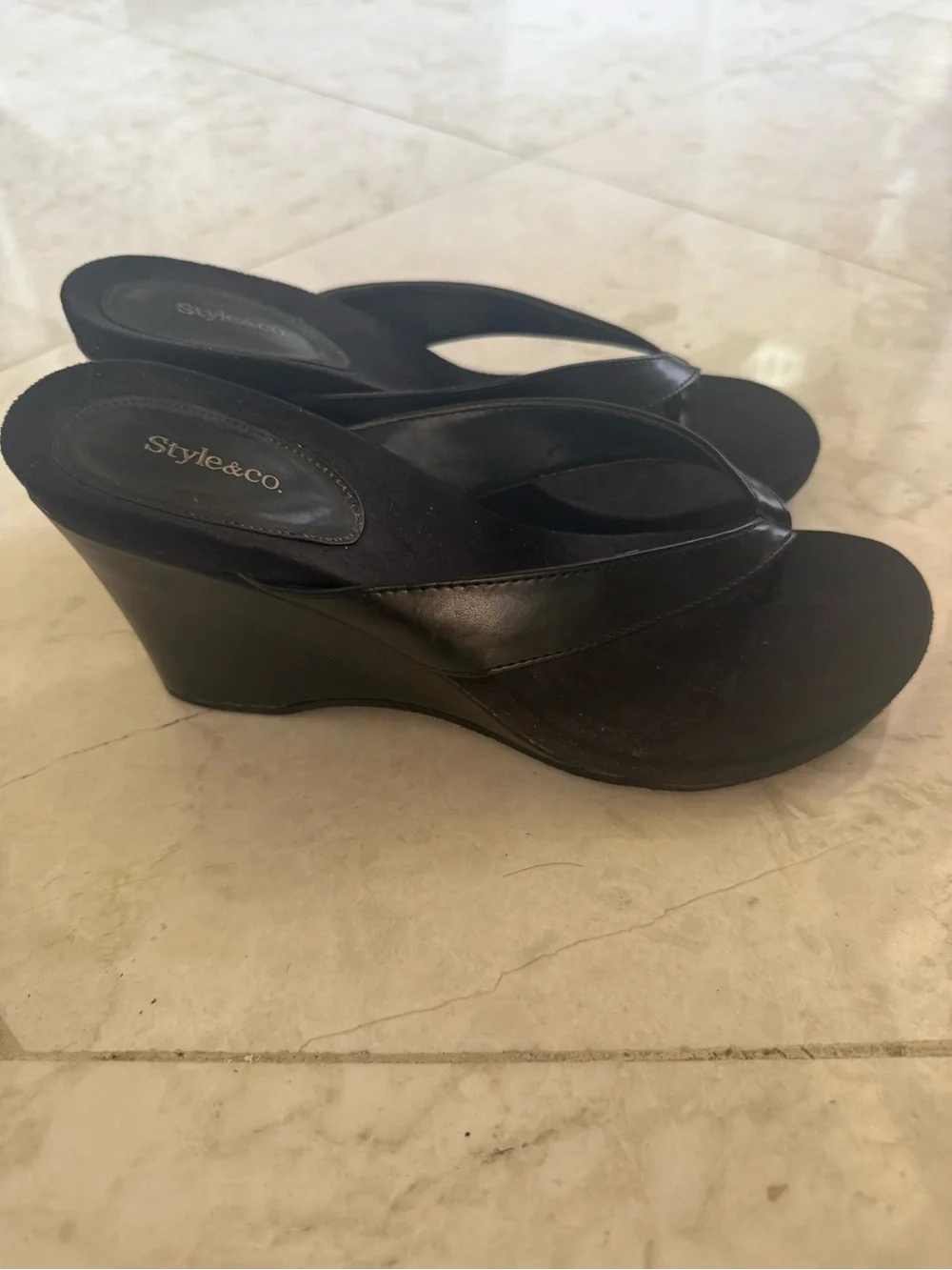 Style & Co. Black Women's Thong Sandals (Used) Size 6.5