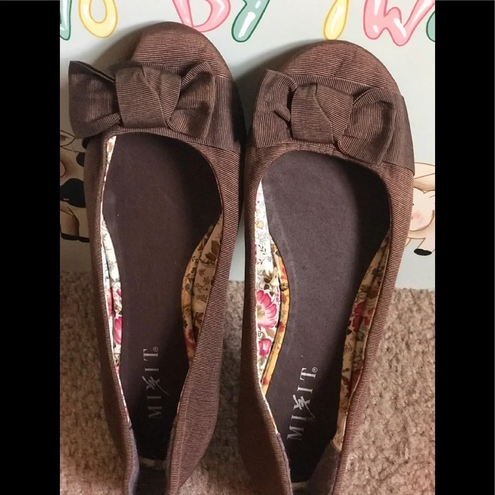 MIX IT CHOCOLATE FLATS BOW LIKE NEW