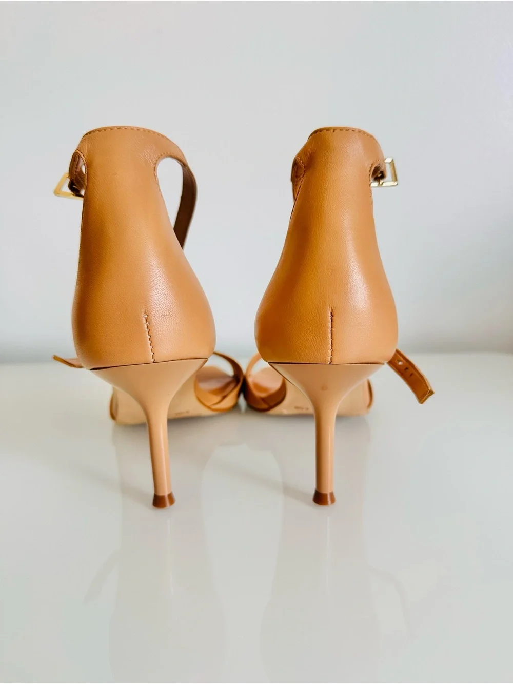 Vince Camuto sleek tan
