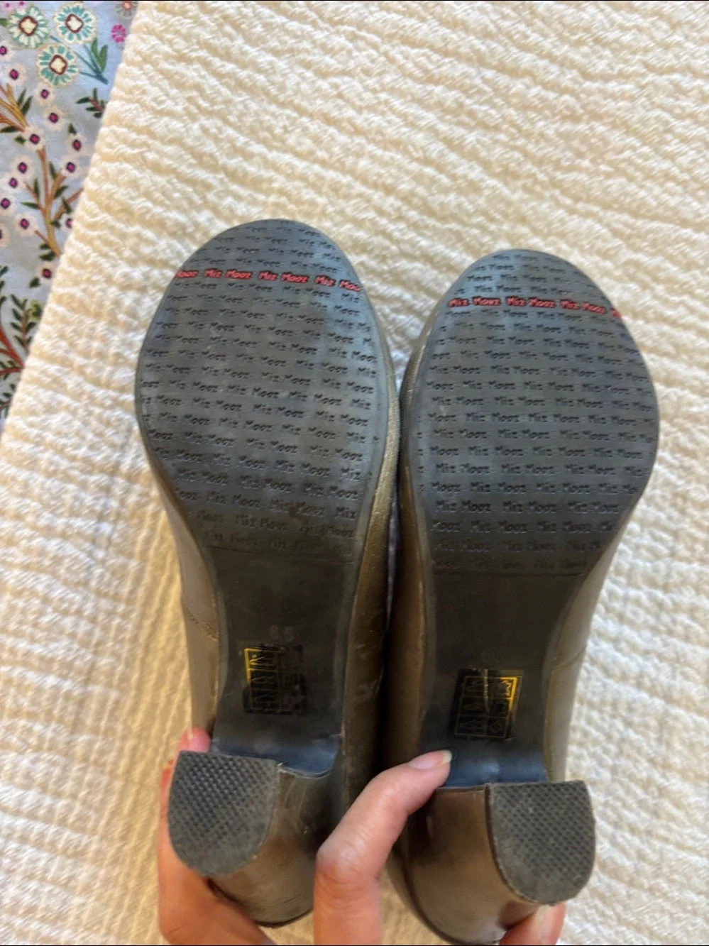 Miz Mooz grey pump