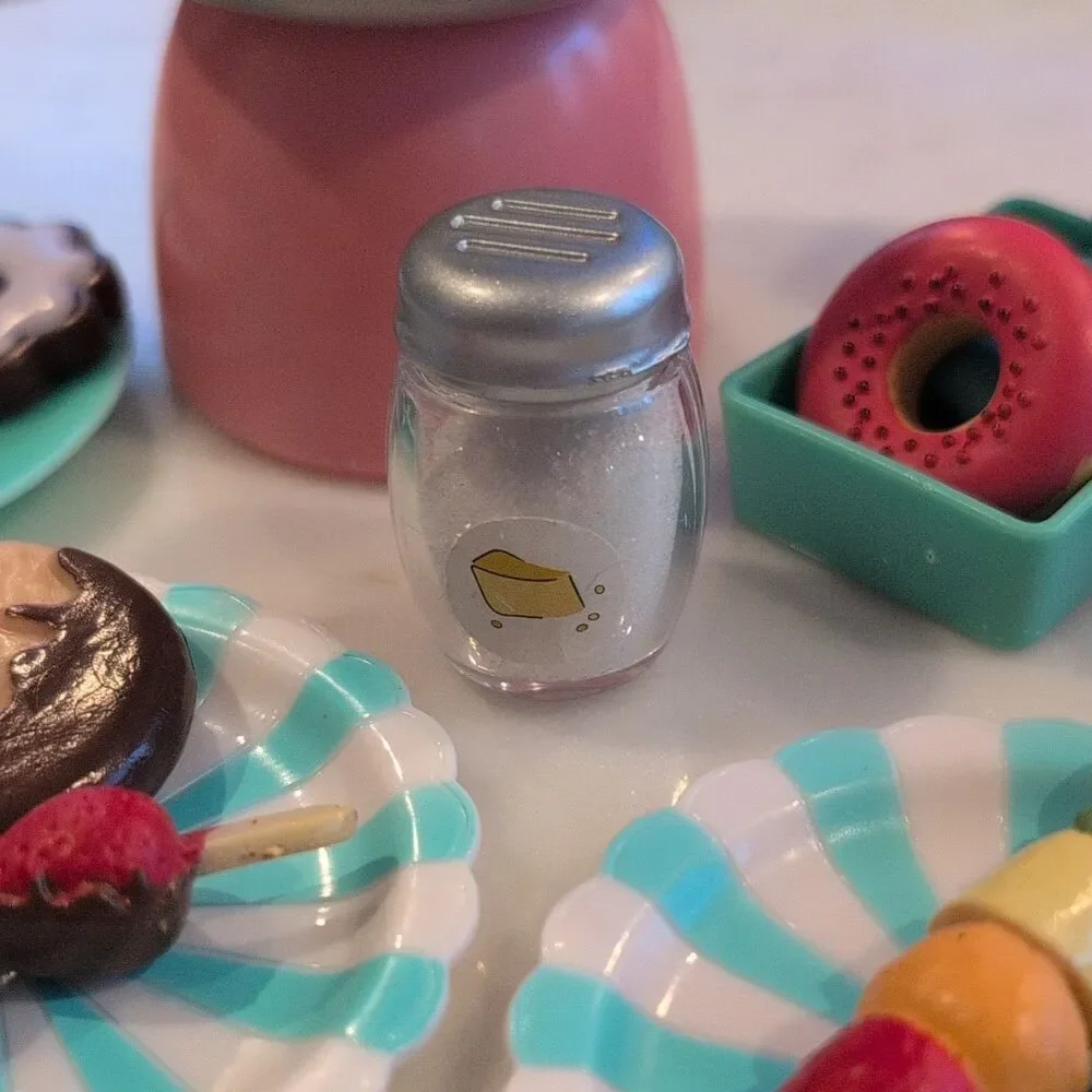 Unbranded dollhouse miniatures