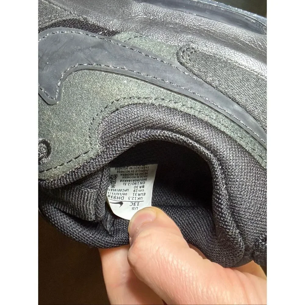 Nike excellent preowned