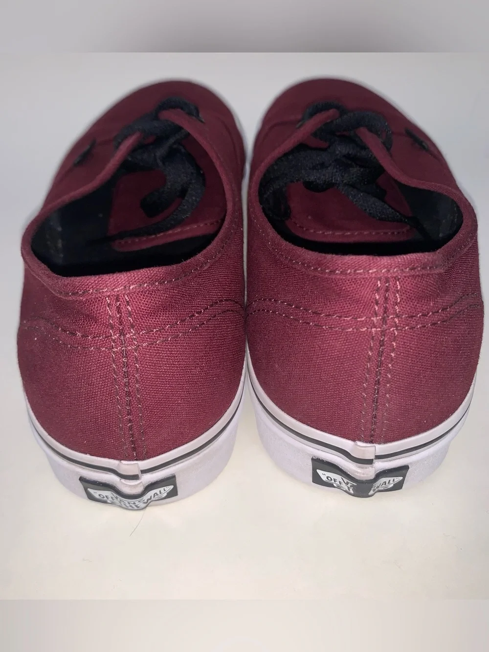 Vans Unisex Maroon Canvas Low-Top Sneakers with Black Laces Women 10.5, Men’s 9