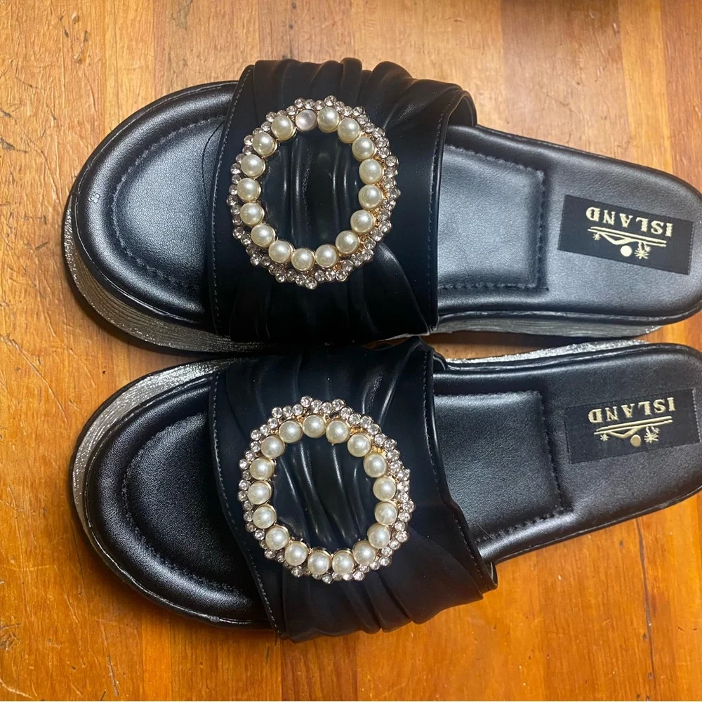 Island Company elegant black