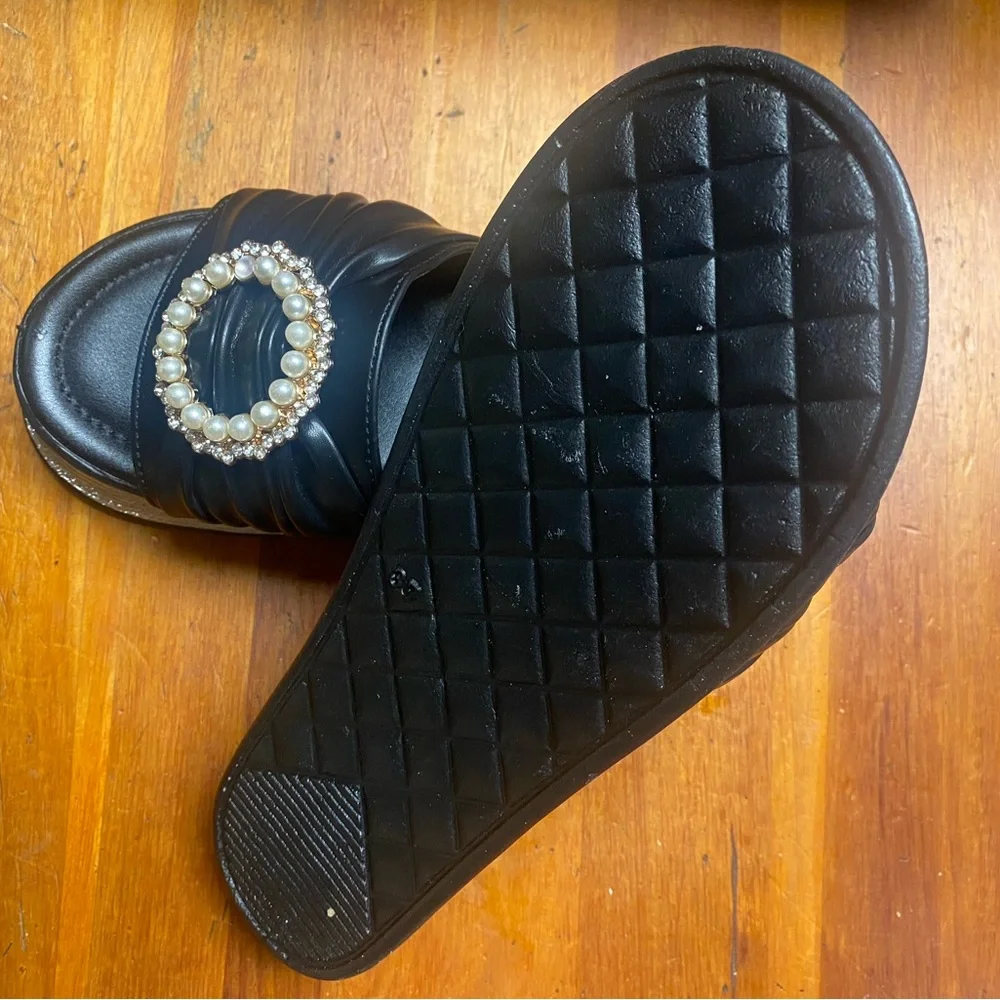 Island Company elegant black