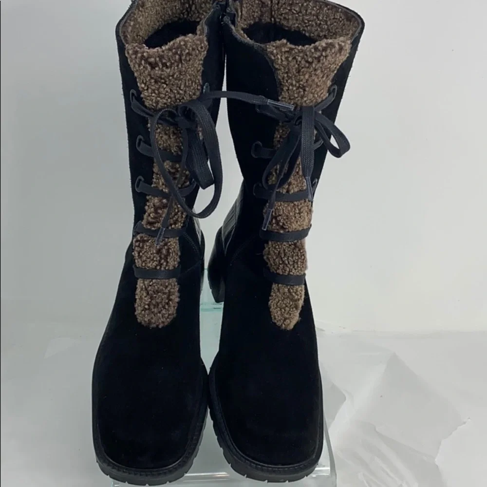 Stuart Weizman Sz 6B Black Suede Shearling Boots