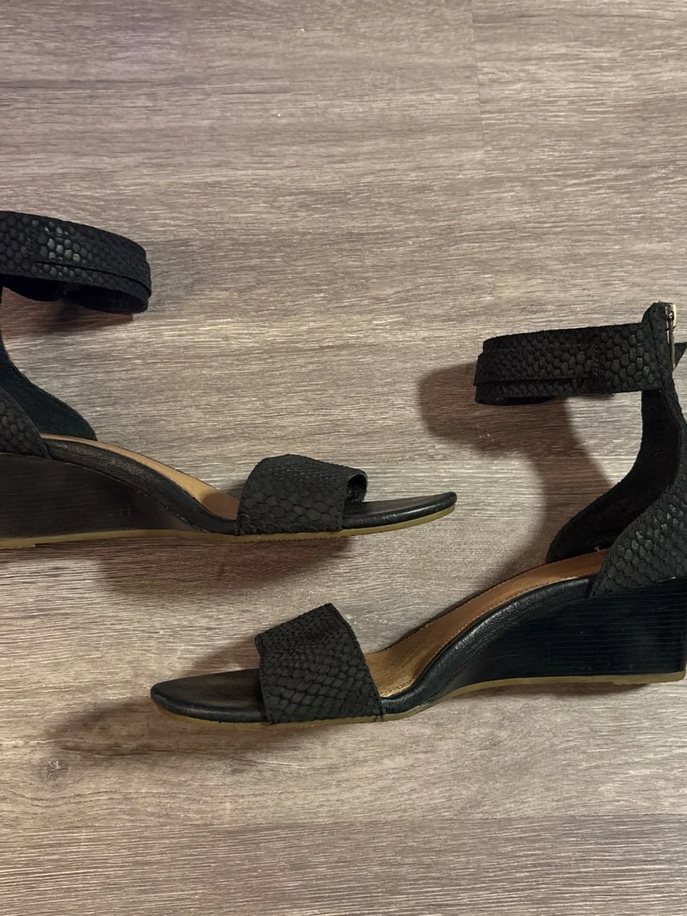 UGG sleek sandals