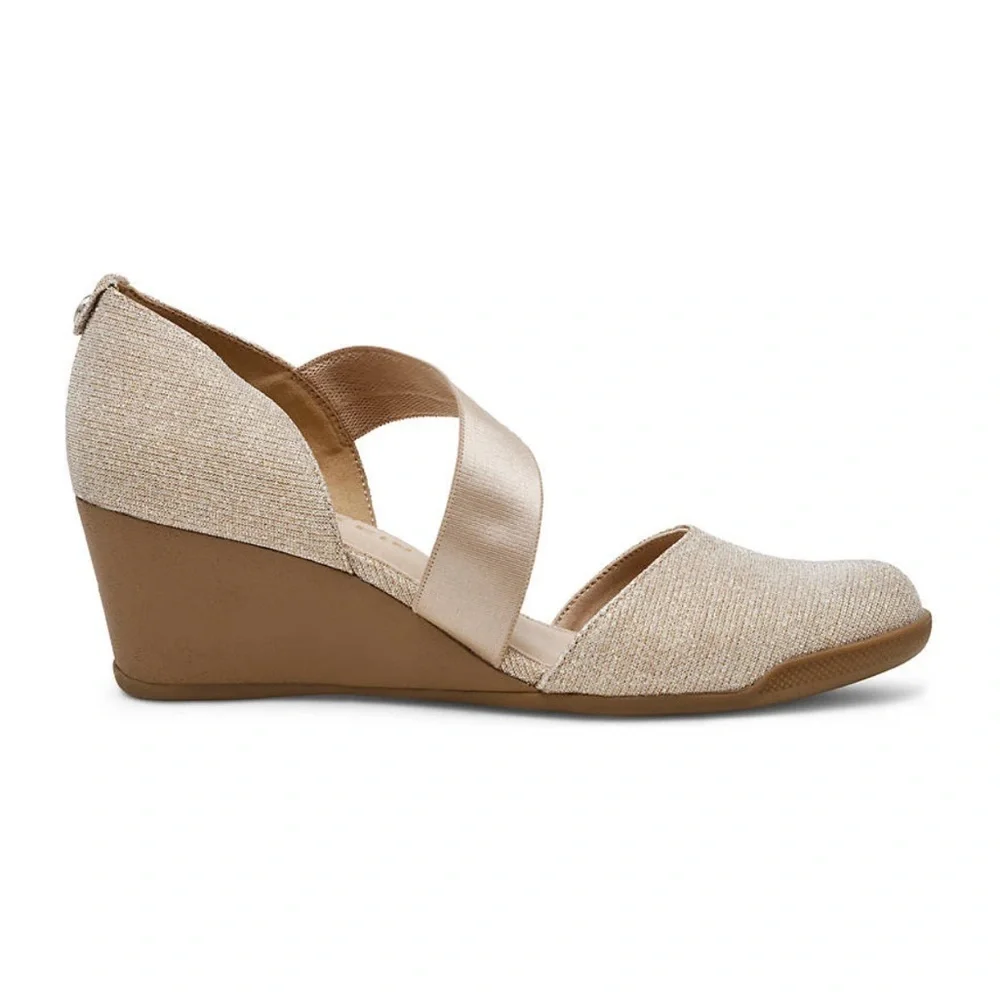 Anne Klein chic comfortable