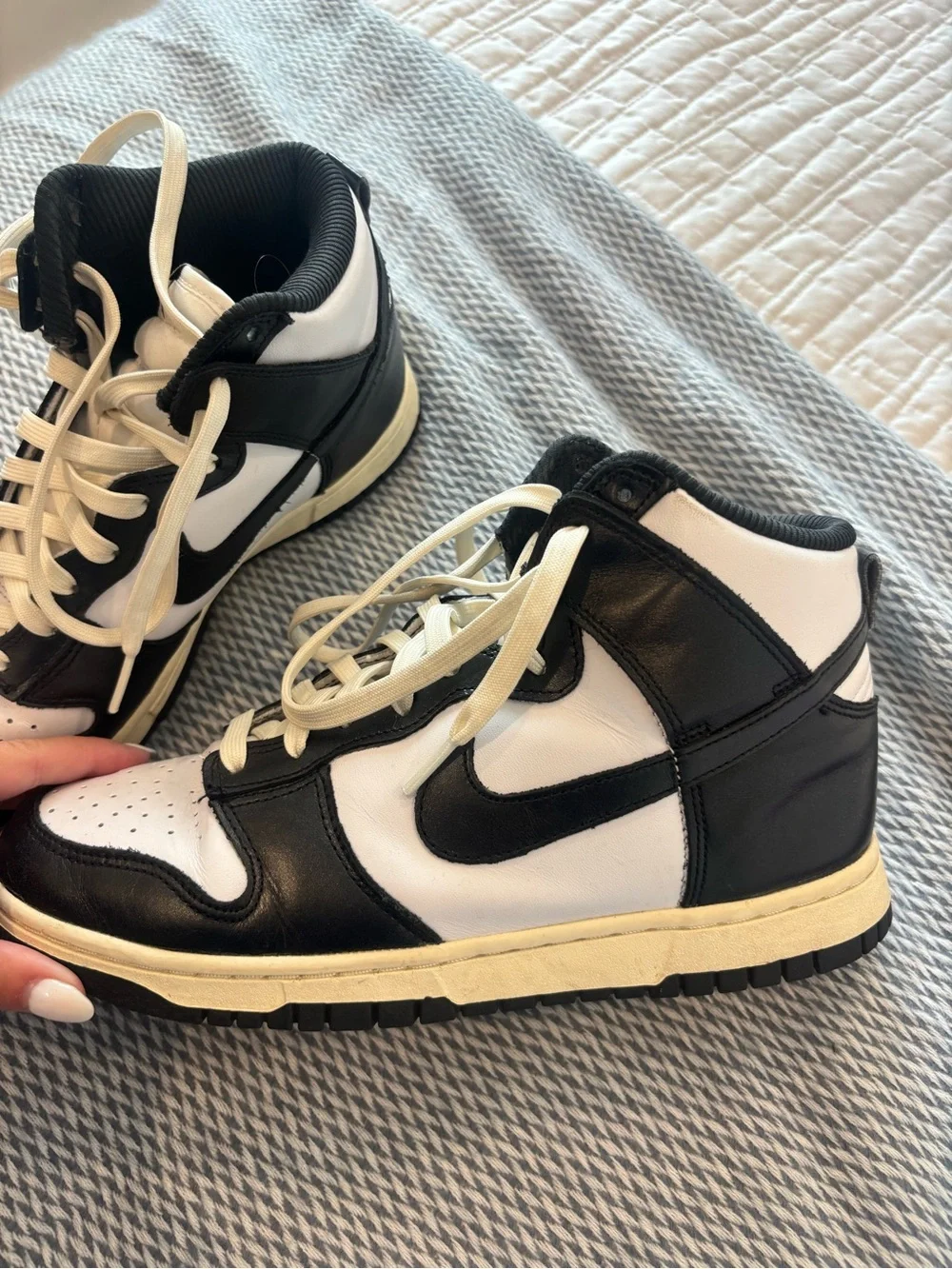 Nike top white collar