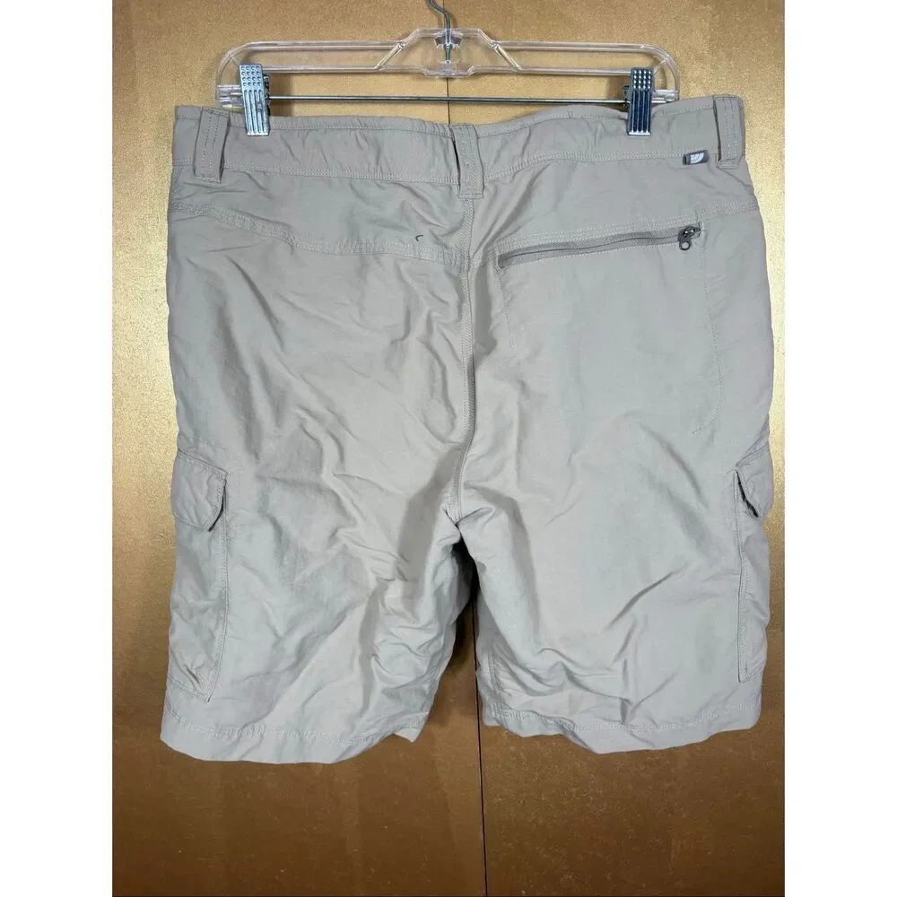 The North Face mens hiking shorts size 36