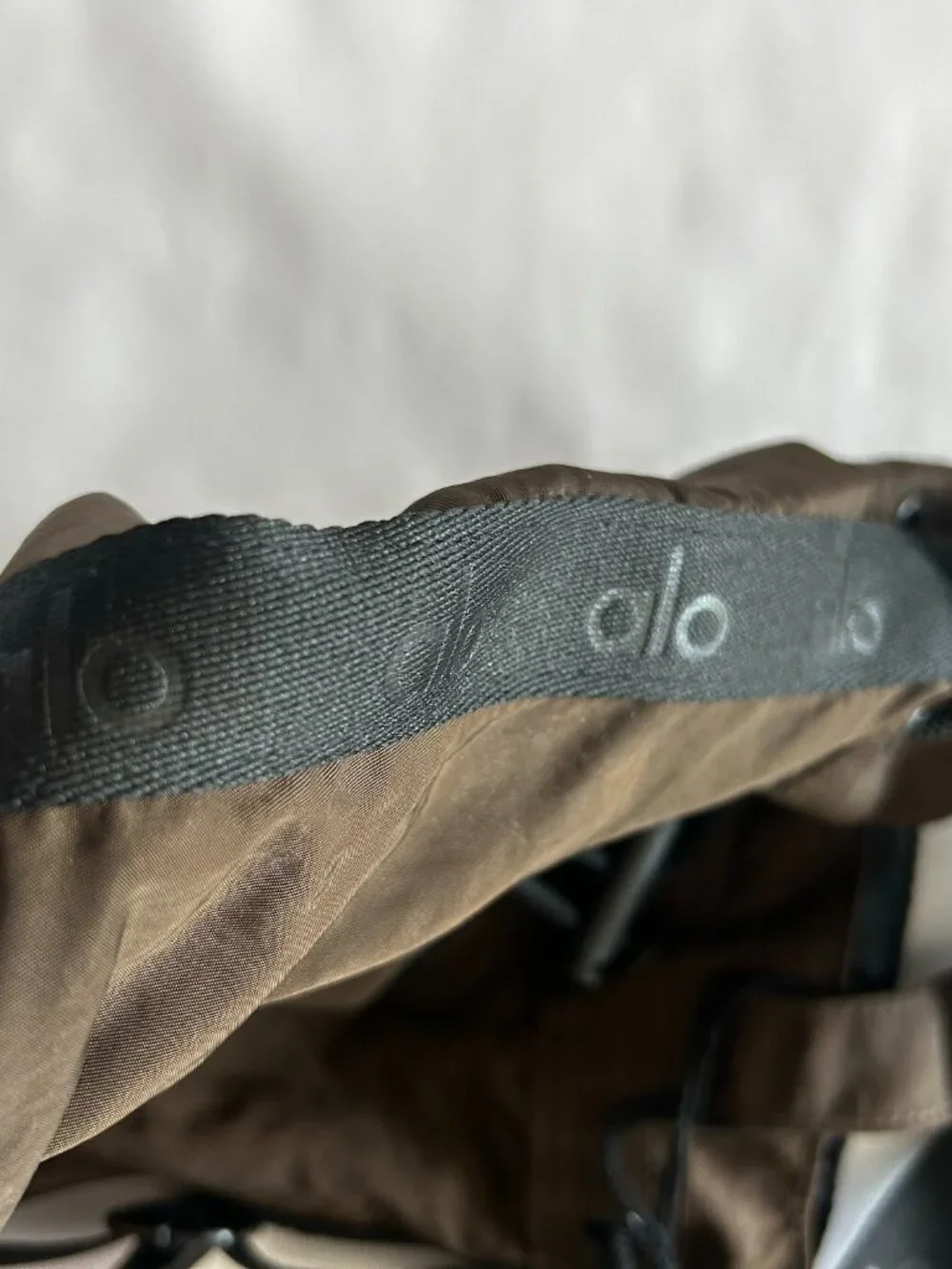 ALO Yoga tags has been