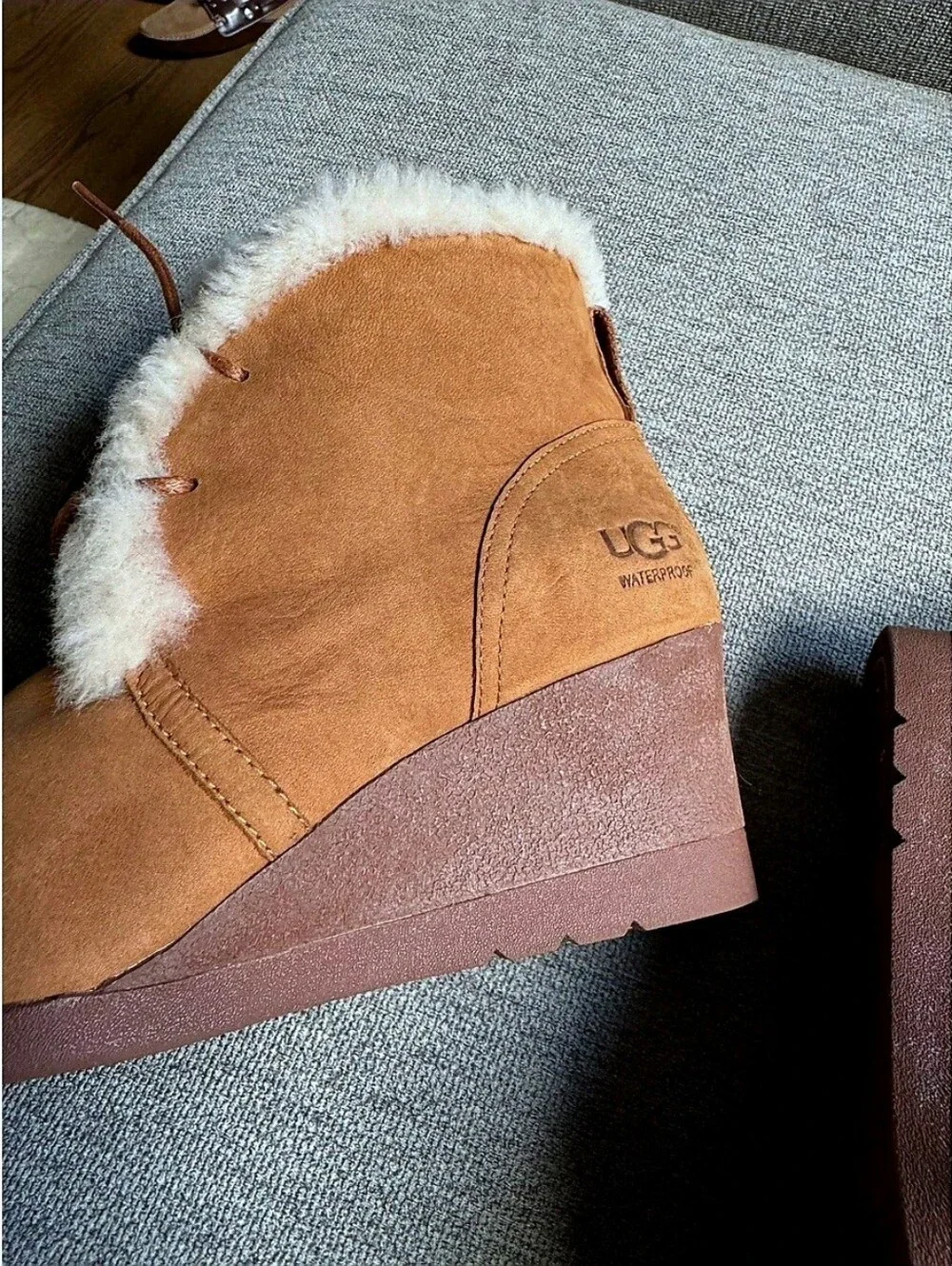 UGG jeovana chestnut