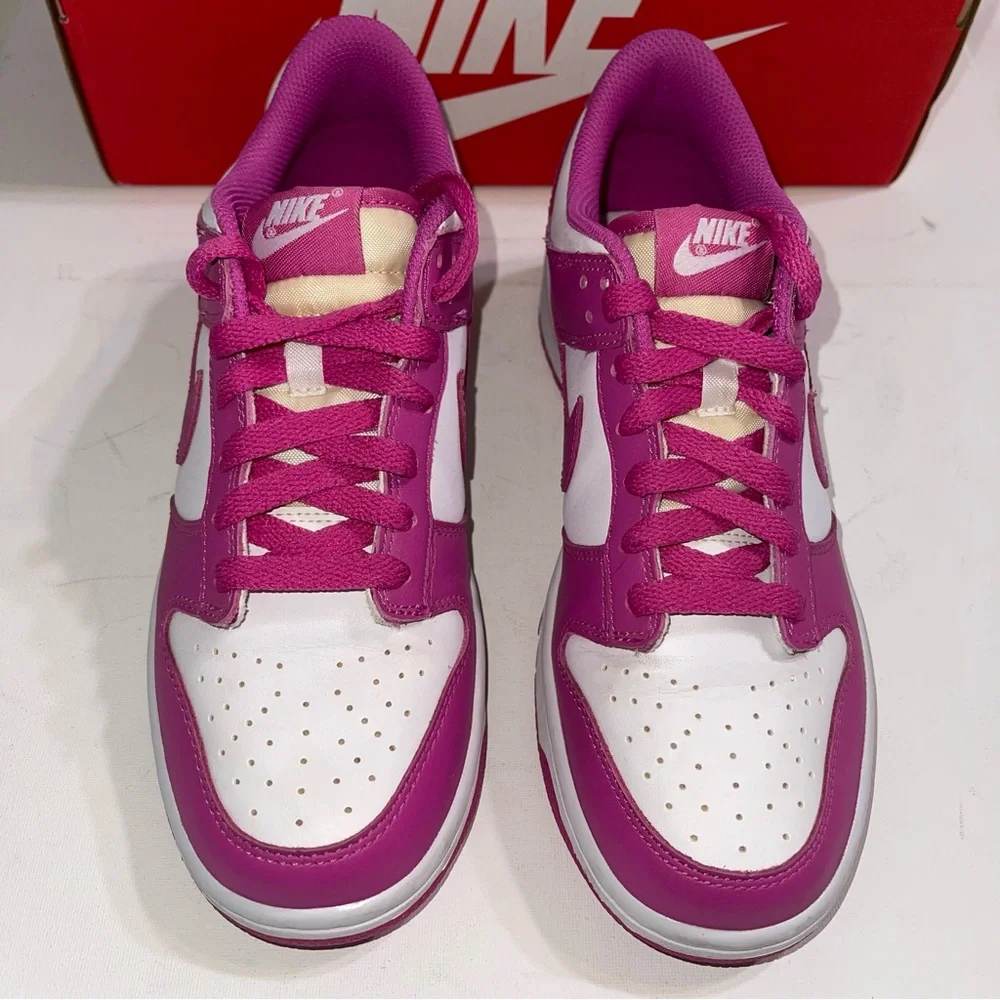 Nike fuchsia 100 dunk