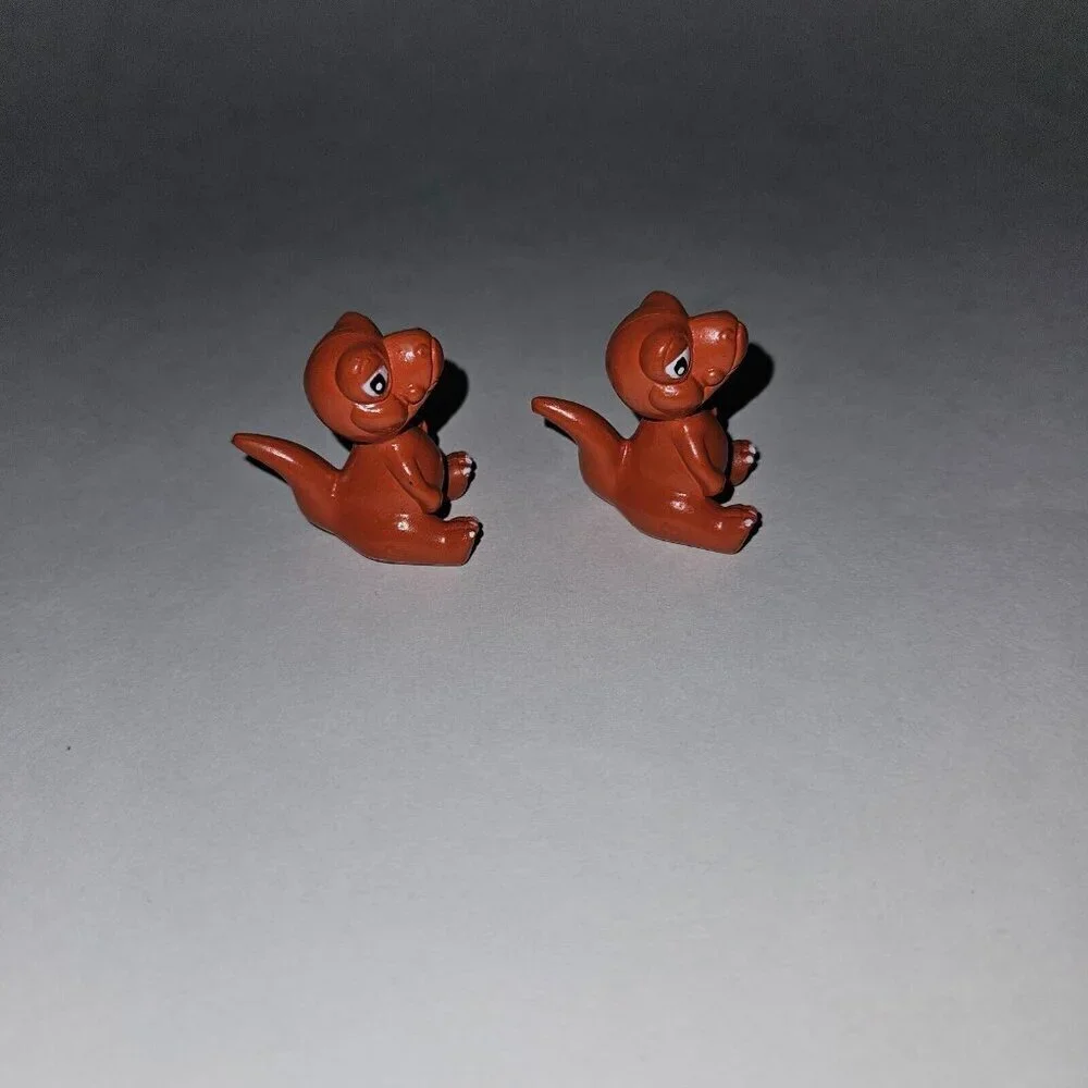 N/A dinosaur figures