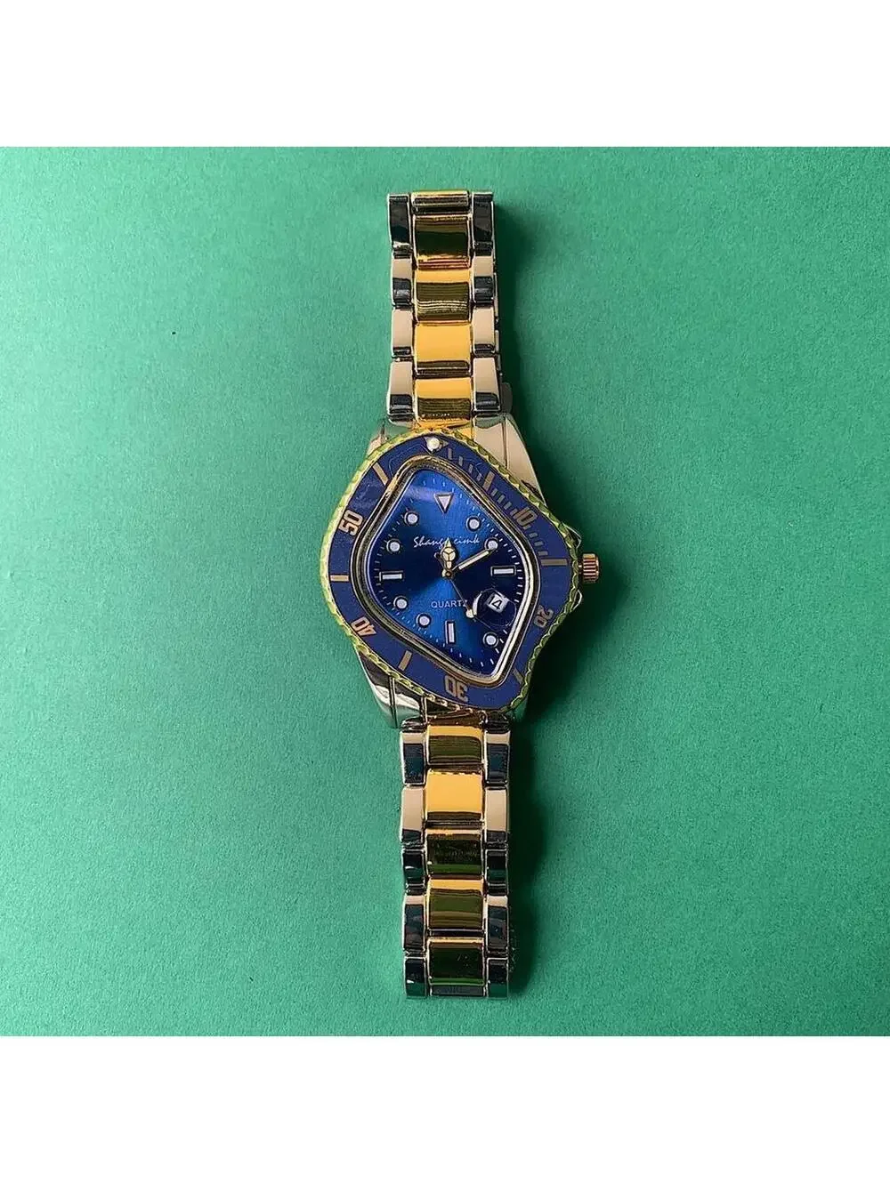 Classy Y2K Vintage Minimalist Warped Oval Retro Stainless Steel Watch Unisex