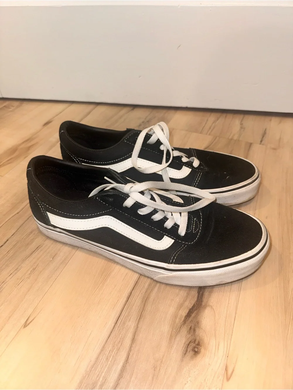 Vans up fit silhouette