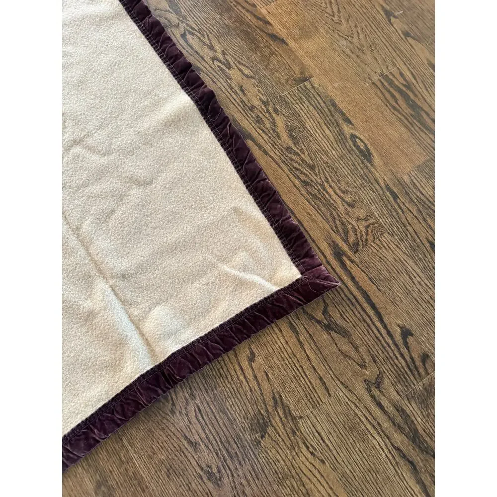 Jose Martinez la Aurora written throw blanket