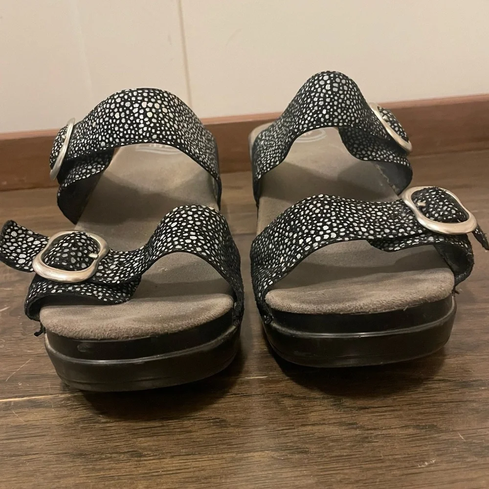 Dansko Women’s Sophie Black Metallic Leather Sandals - 38