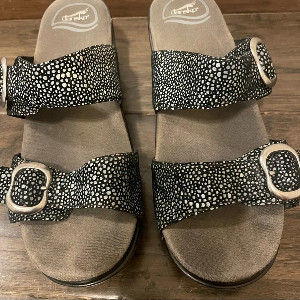 Dansko Women’s Sophie Black Metallic Leather Sandals - 38