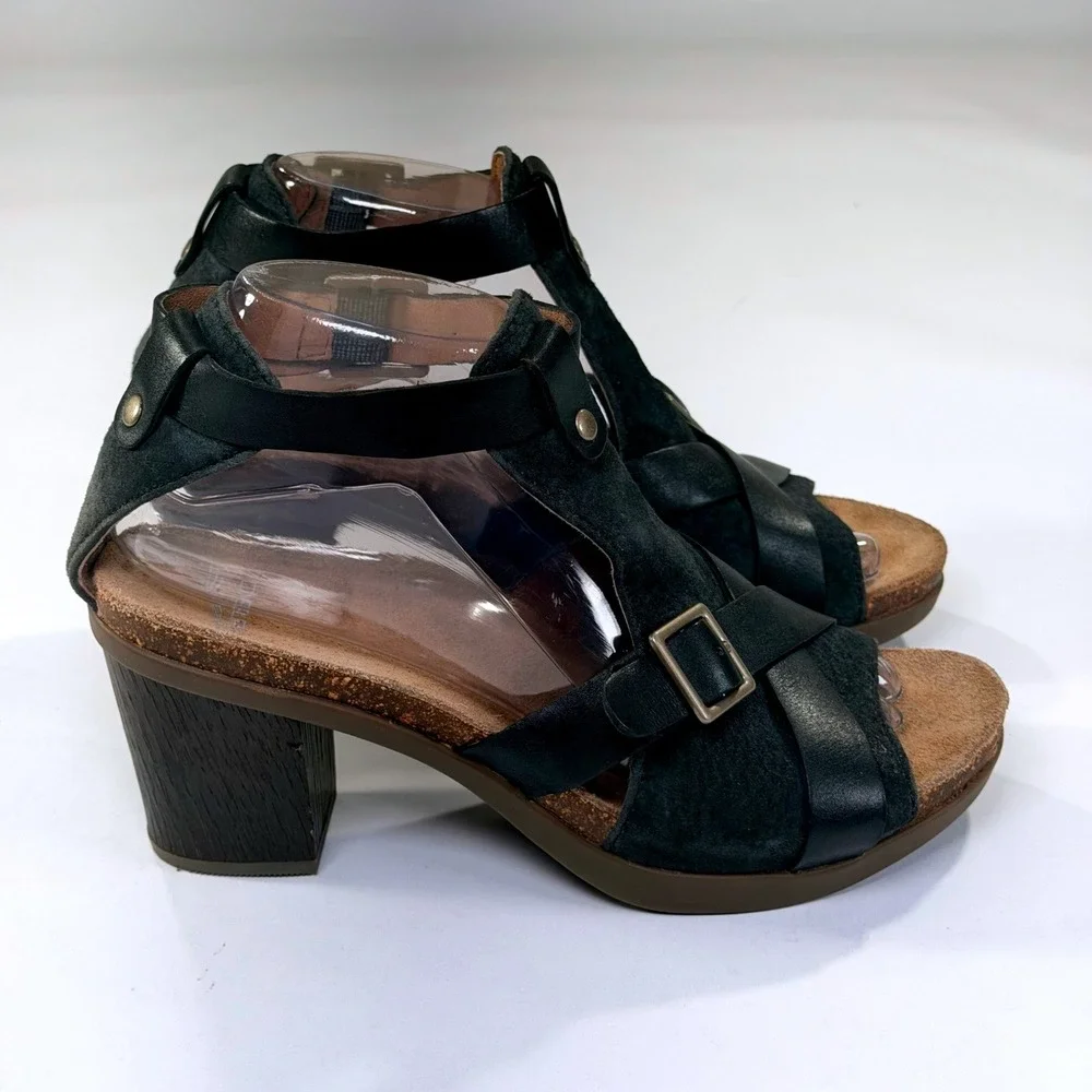 Dansko Dominique Sandals Womens 38/7.5-8 Black Leather T-Strap Chunky Platform