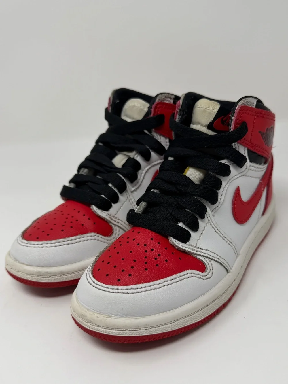 Jordan Kids High-Top Sneakers in Red, White & Black Sz.11