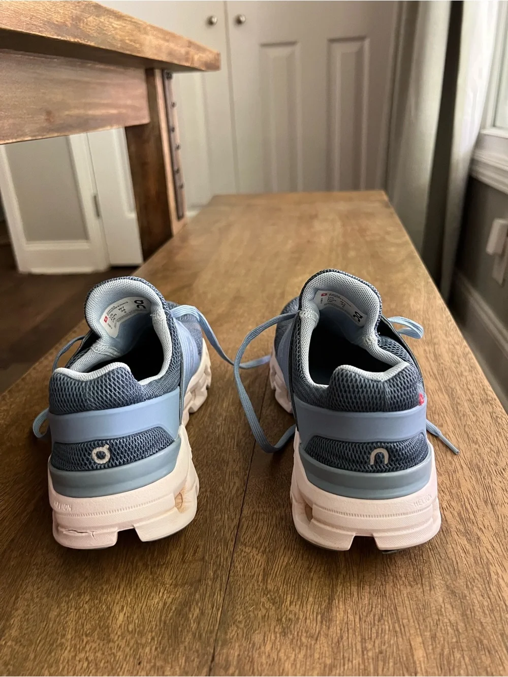 On Clouds midsoles mesh responsive