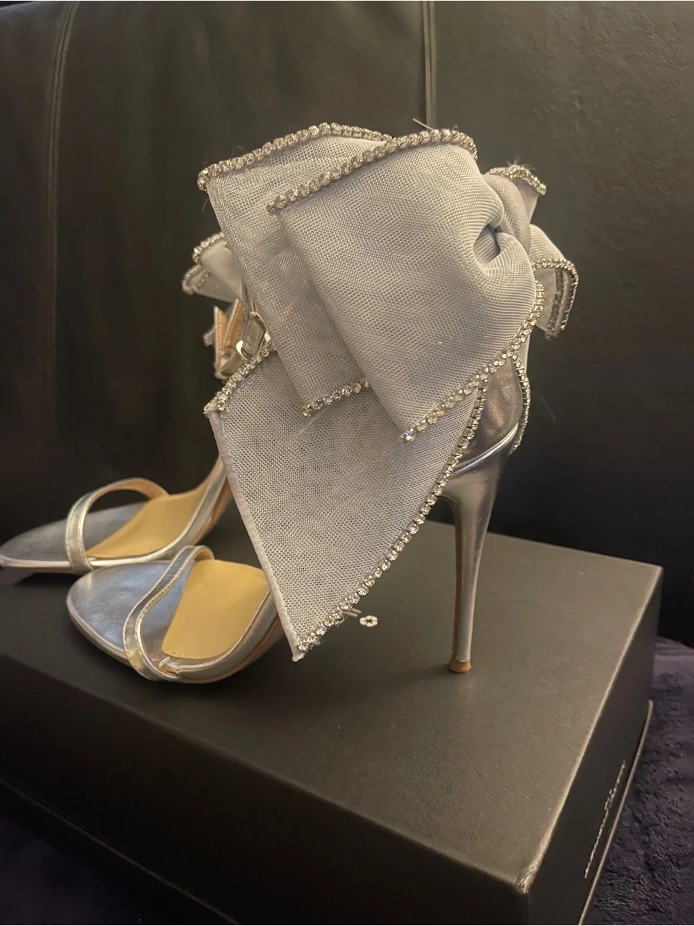 Steve Madden Women’s Back Bow BENNI SILVER RHINESTONES Heels Sz 10 NWOB
