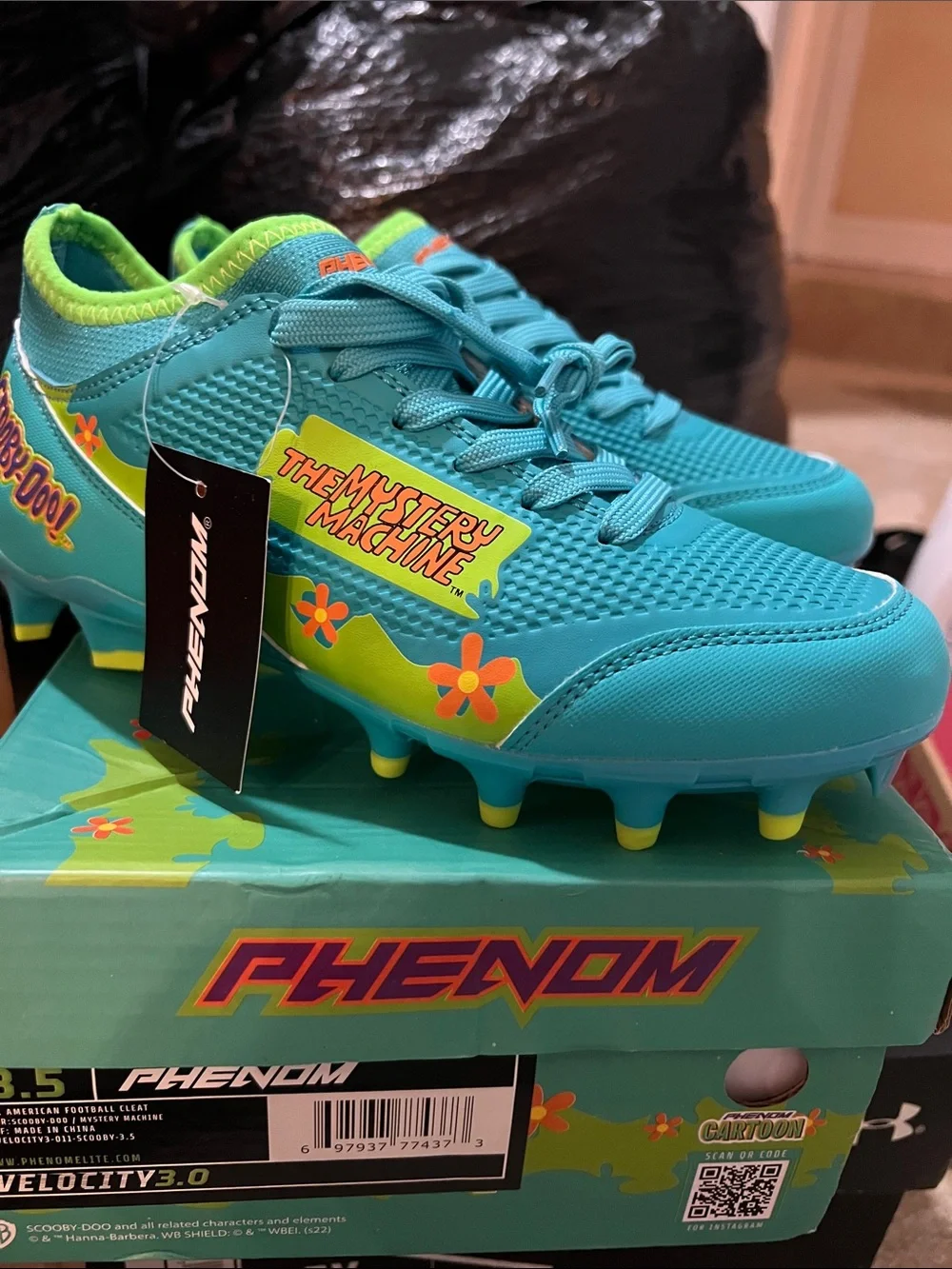 Kids' The Mystery Machine Soccer Cleats - Teal & Lime SCOOBY DOO!