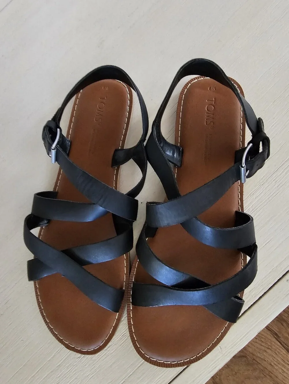 Toms classic black