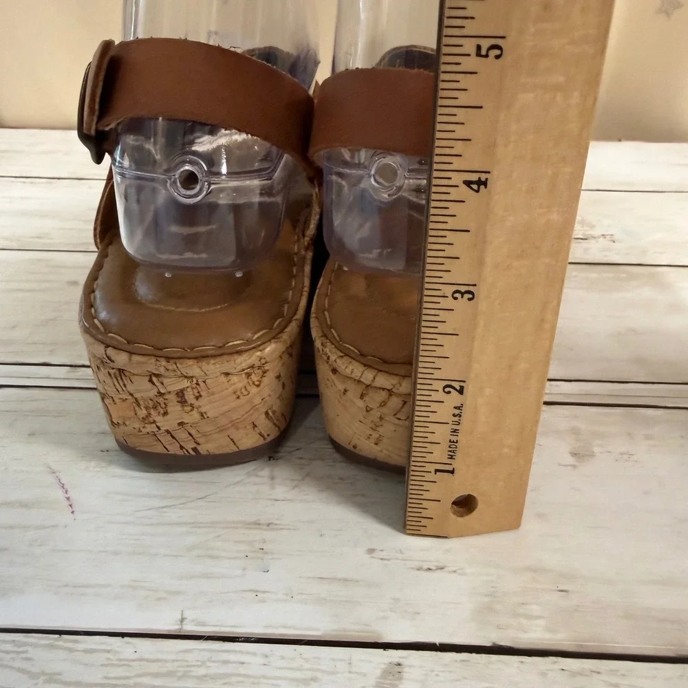 Born leather wedge