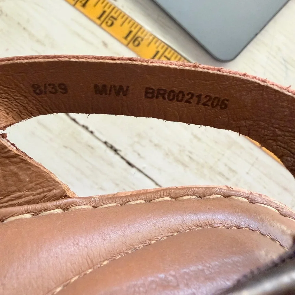 Born leather wedge
