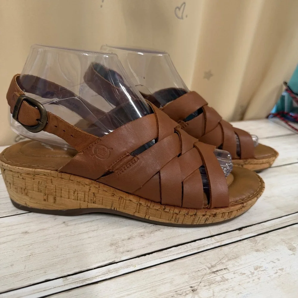 Born leather wedge