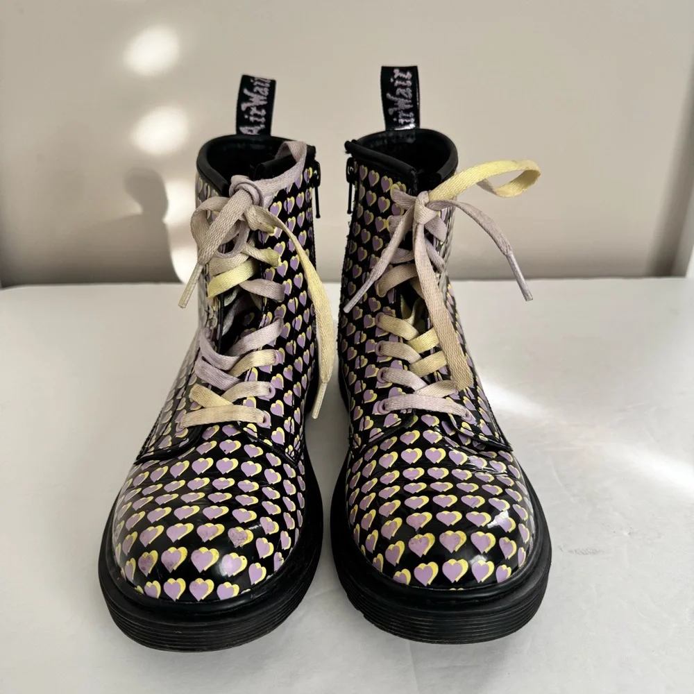 Dr. Martens tonal size