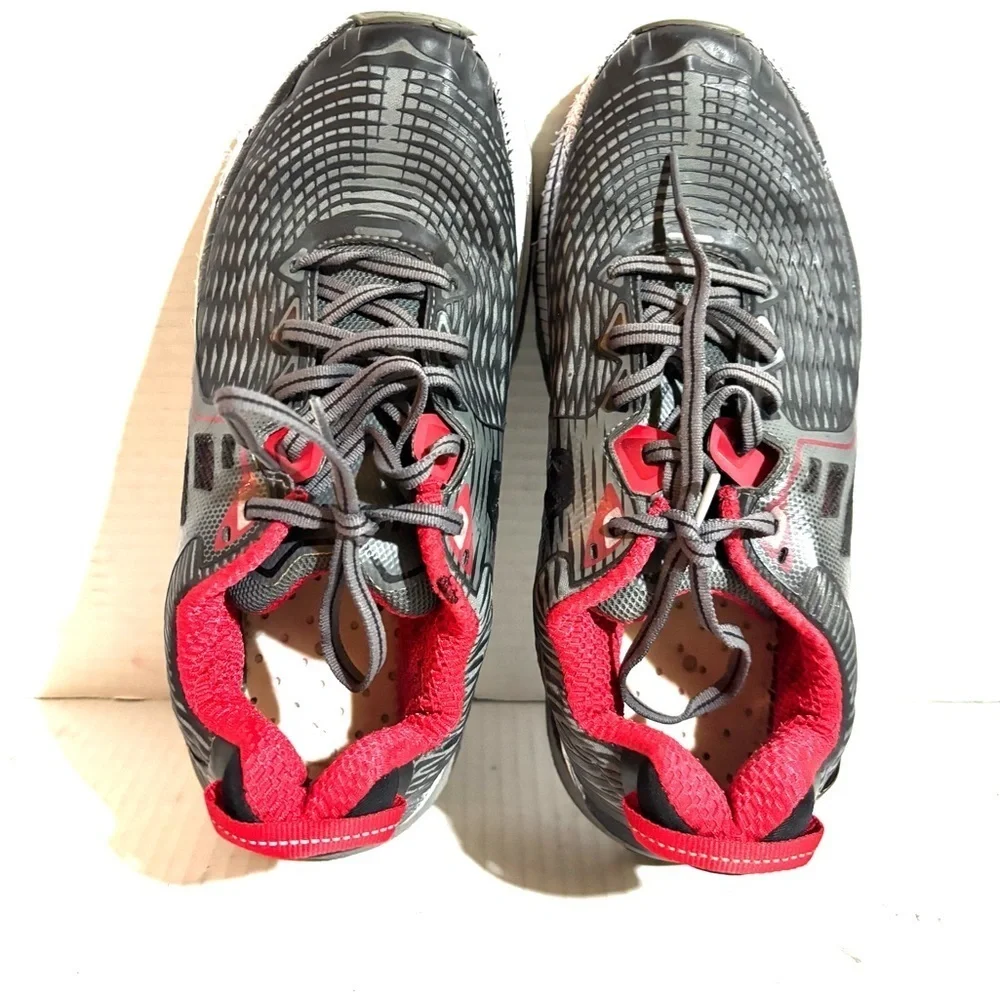 Hoka sleek black