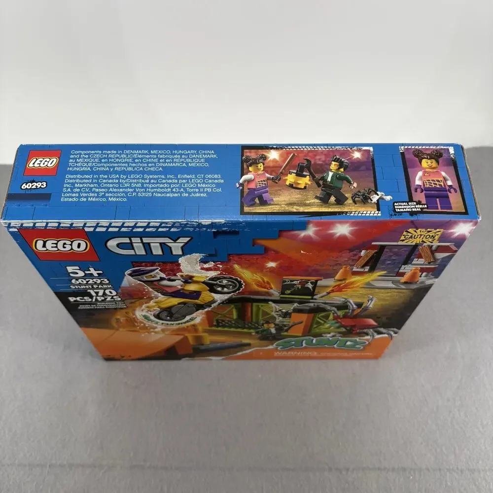 Lego 🫶🏻 pcs looking