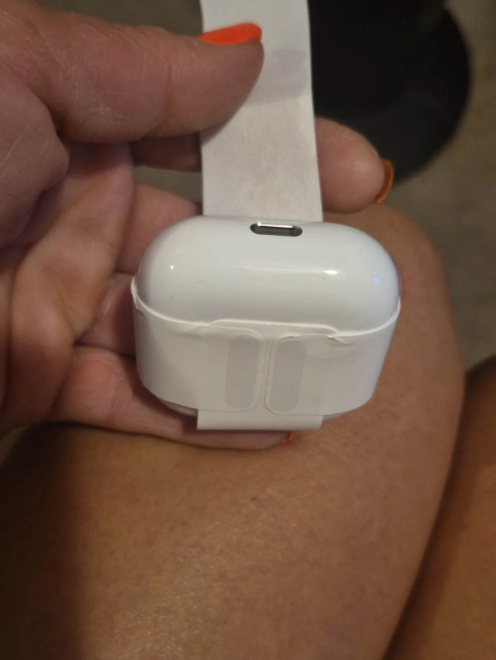 Apple compact earbuds